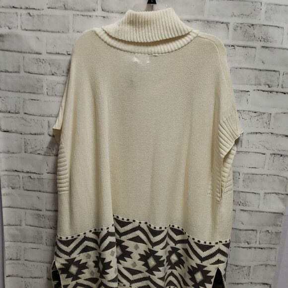 Old navy sweater  - Picture 3 of 3